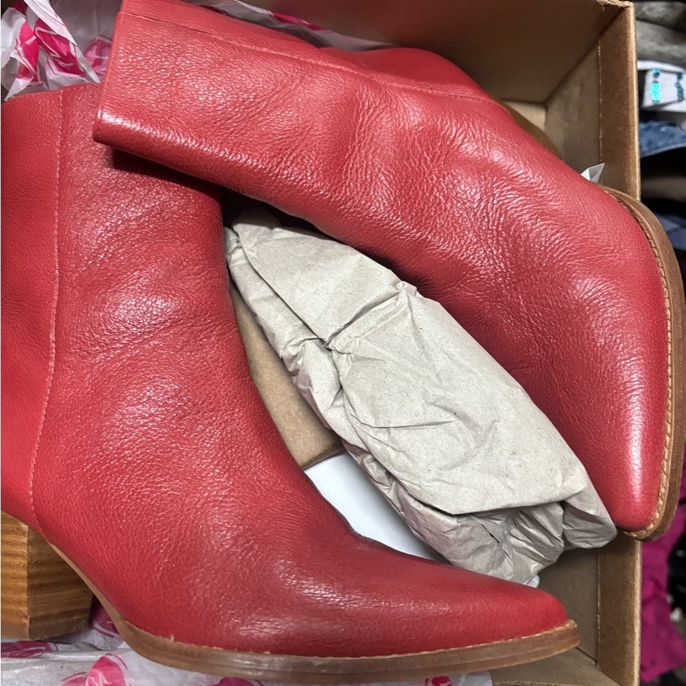 Red Matisse boots !